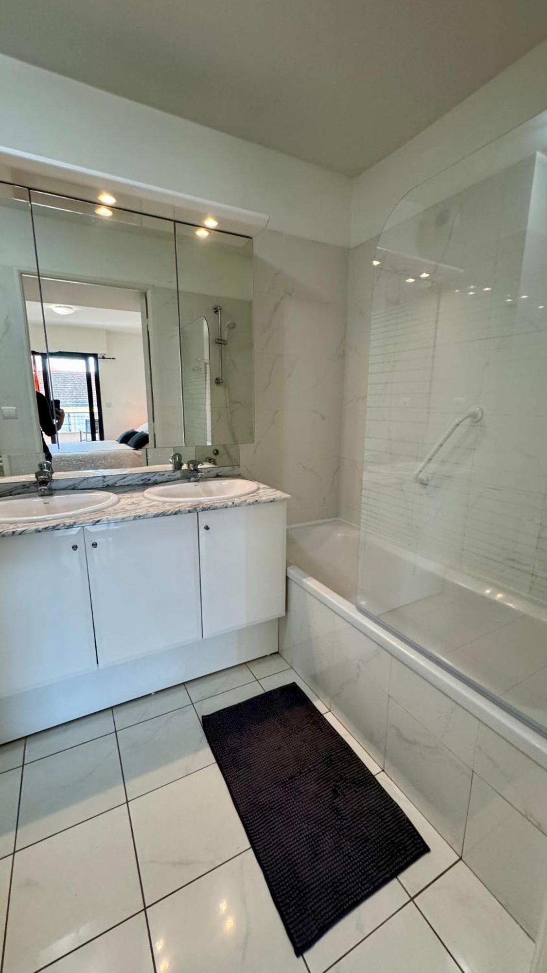 קאן Spacious Luxury Apt, 12 Min Walk To Croisette Beach And Conf Centre מראה חיצוני תמונה
